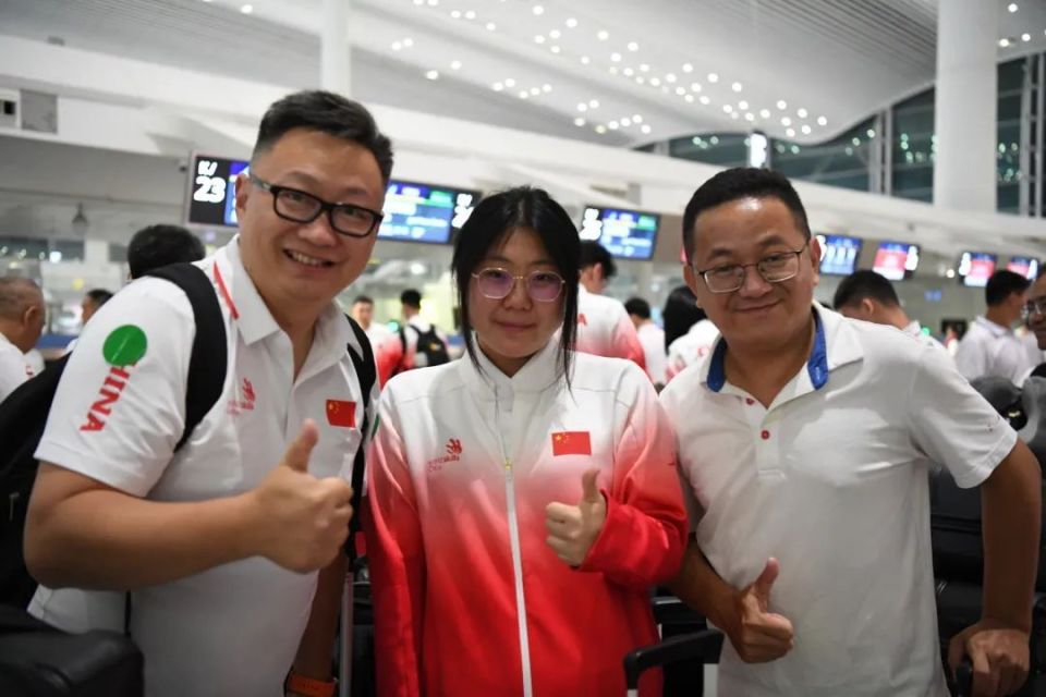 世俱杯奖金-里昂球员家属聚会，共同为球员加油的简单介绍