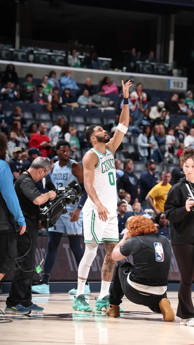 世俱杯分组-NBA球队全面备战季后赛,谁能夺冠成谜的简单介绍