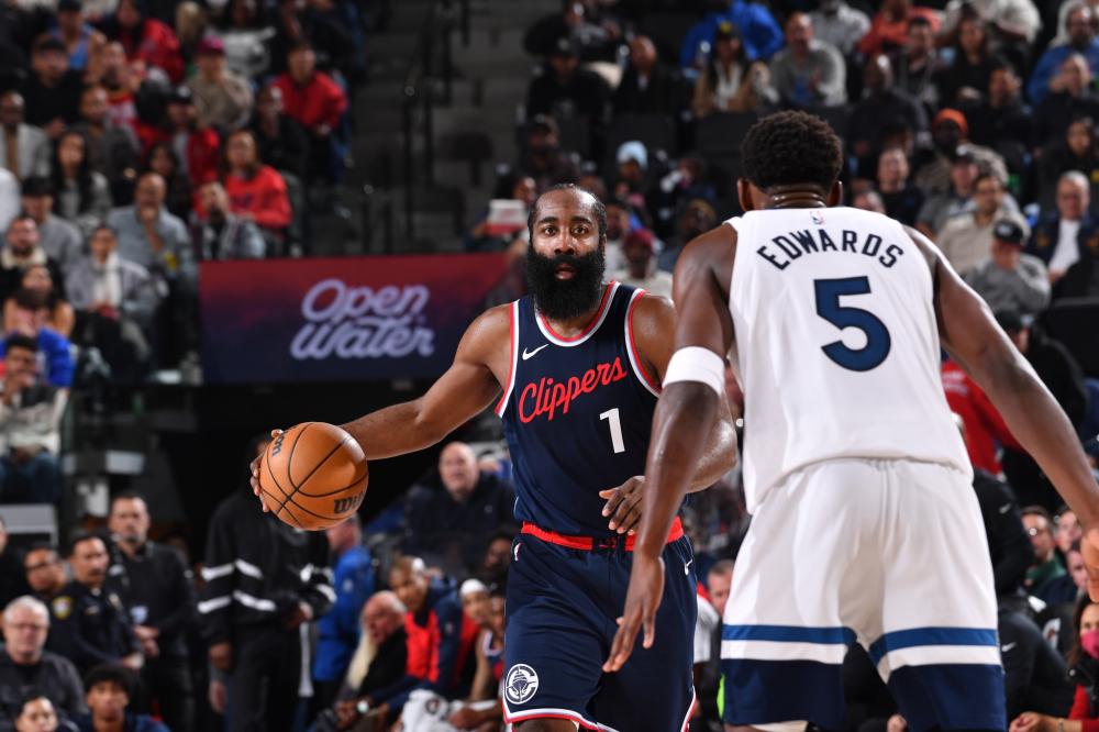 世俱杯-快船大胜森林狼,主场斩获胜利