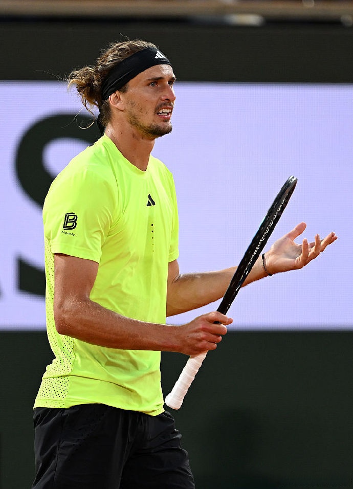 世俱杯决赛-戴维斯杯逆转温网，兹维列夫状态火热